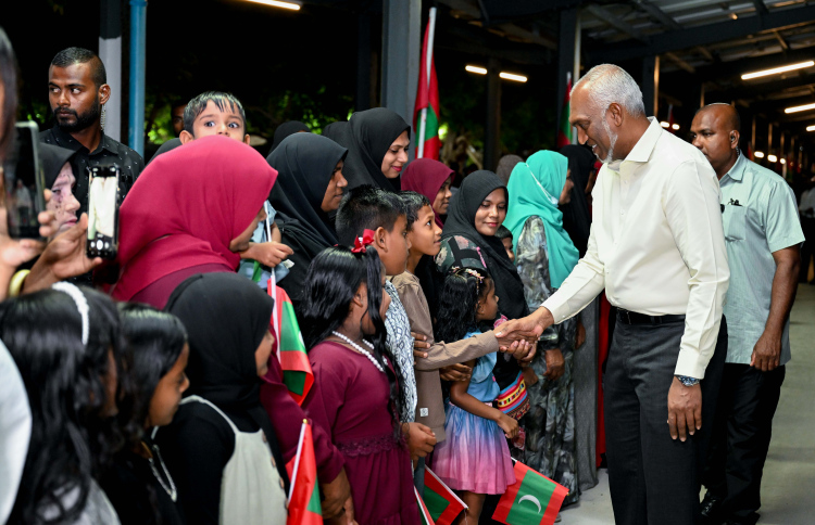 ގުރުއާނާބެހޭ މަރުކަޒުގެ ގޮފި ހުރިހާ ރަށެއްގައި ހަދަނީ