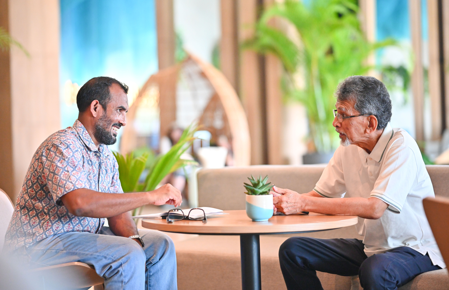 ހާޖީދާރު "މިހާރު"އާ ވާހަކަ ދައްކަވަނީ. --- ފޮޓޯ : ފަޔާޒް މޫސާ | މިހާރު