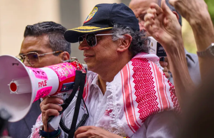 އެމެރިކާއިން ކޮލަމްބިއާގެ ރައީސްގެ ވިސާ ކެންސަލްކުރަނީ