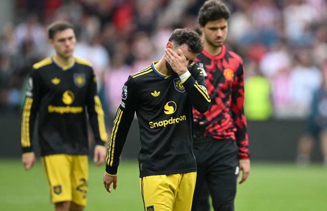 ފެނާންޑޭޒްގެ ޕެނަލްޓީން ޔުނައިޓެޑް ހިތްދަތި ކޮށްލައިފި