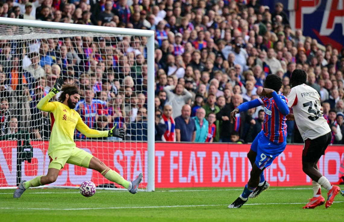 ލިވަޕޫލް ބަލިކޮށްފި، ބަލި ނުވެ އޮތީ ކްރިސްޓަލް ޕެލަސް