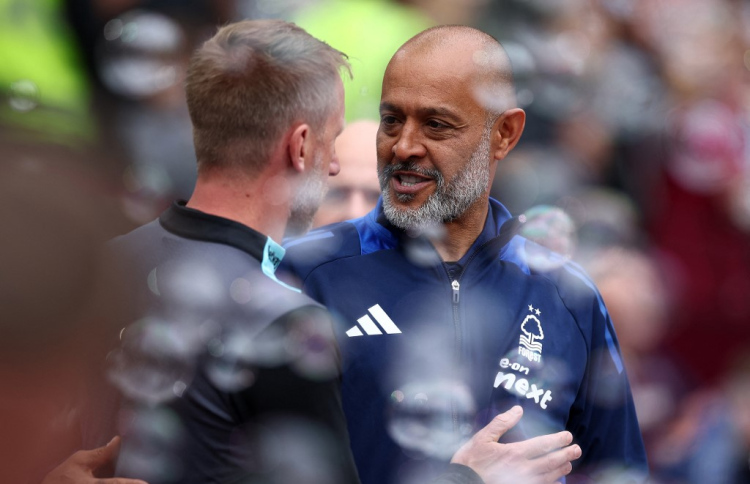 ޕޮޓާ ބޭރުކޮށް ވެސްޓް ހޭމްގެ ކޯޗަކަށް ނޫނޯ