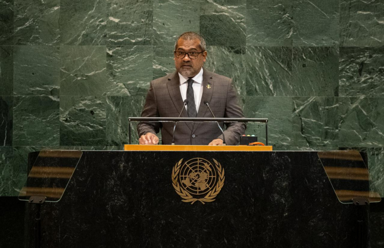 ބައިނަލްއަގުވާމީ ނިޒާމަށް އޮތް އިތުބާރު ދަނީ ގެއްލެމުން