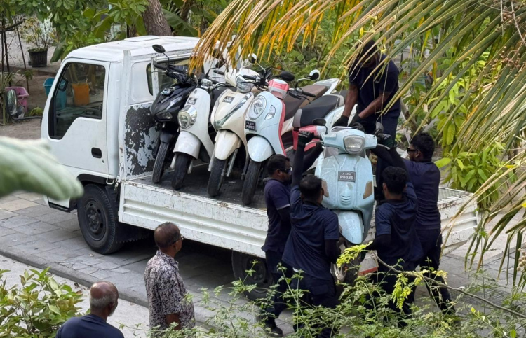 ހުޅުމާލޭގެ ފްލެޓުތައް ކައިރިން ސައިކަލްތައް ޓޯކުރަނީ