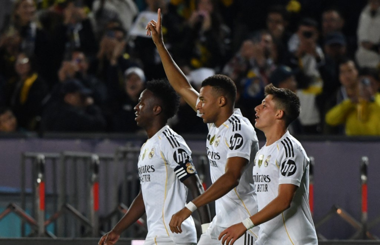 ކަޒަކިސްތާނުގައި އެމްބާޕޭގެ ހެޓްރިކެއް