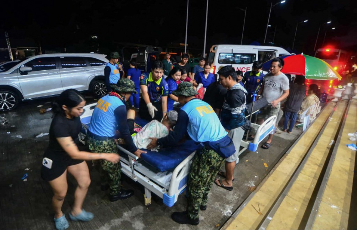 ފިލިޕިންސަށް އައި ބިންހެލުމެއްގައި އެތައް ބަޔަކު މަރު