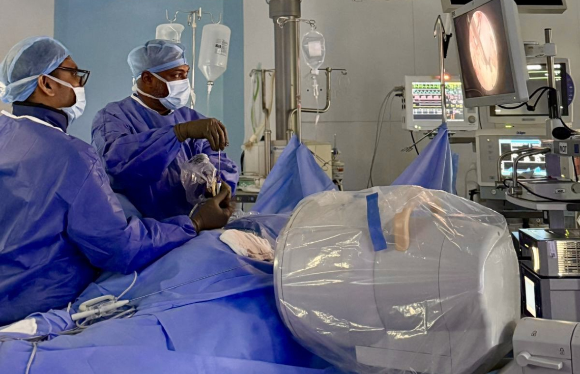 ކެމެރާ ލައްވައިގެން މައިދަބައިގެ ކާމިޔާބު އޮޕަރޭޝަނެއް