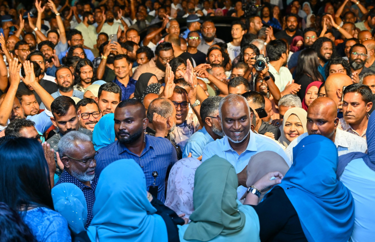 "ރާއްޖޭގެ އިގުތިސާދީ ދުވެލި ހުރީ ރަނގަޅު ސްޕީޑުގައި"