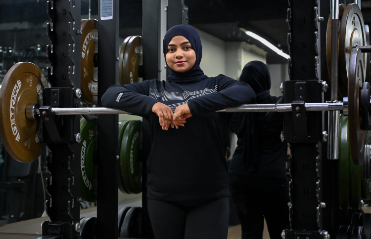 ޕީސީއޯއެސްއާ އެކު ފިޓްނެސްގައި މައު ކުރީ ހަނގުރާމައެއް