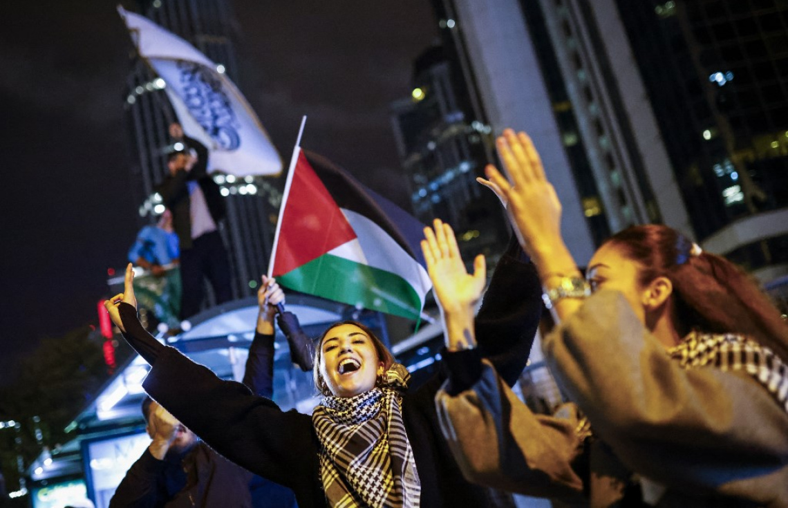 އިޒްރޭލުން ހަމަލާތައް ހުއްޓާލަން ޓްރަމްޕު ގޮވާލައިފި