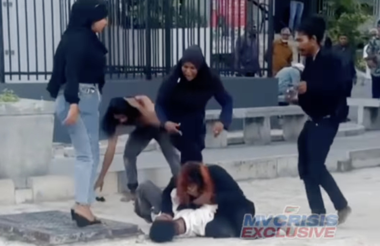 ފްލެޓްތައް ކައިރީ މާރާމާރީ ހިންގި ބަޔަކު ހައްޔަރުކޮށްފި