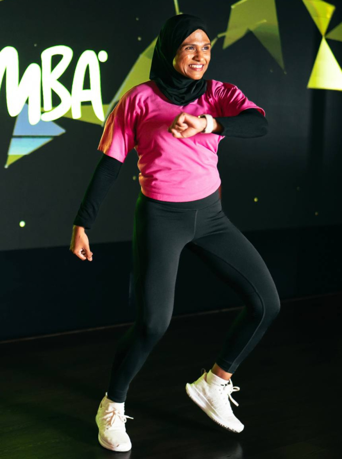 ވިޝާ، ބަނޑުބޮޑުވުމުގެ ކުރިން ގްރޫޕް ކްލާހެއް ނަގައިދެނީ.