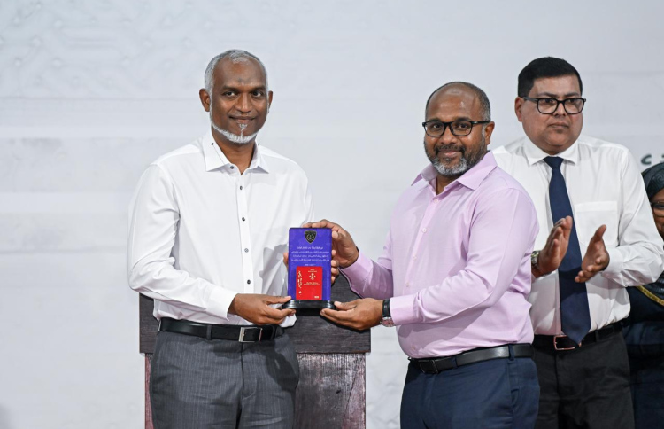 ހުރިހާ އަތޮޅަކުން އައިޑީ/ޕާސްޕޯޓްގެ ވައުދު ފުއްދައިފި