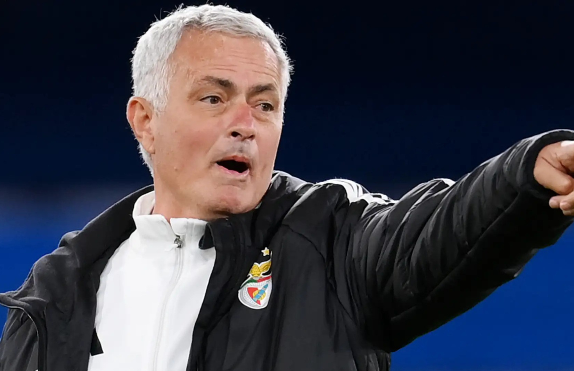 ކޯޗަކަށް މޮރީނިއޯ ހަމަޖައްސަން ވެސްޓްހޭމުން ބޭނުންވި