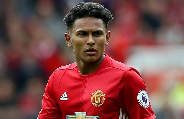 ޔުނައިޓެޑްގެ ކުރީގެ ކުޅުންތެރިޔާ ހޯދީ އޭއައި އެޖެންޓެއް