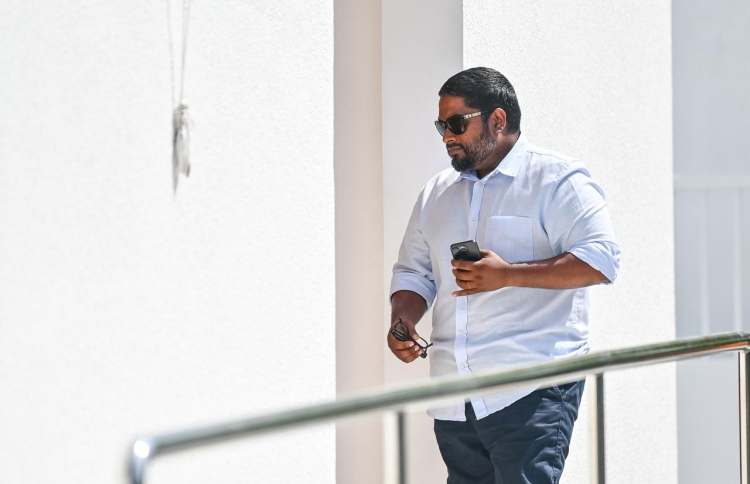 ޖަލު ހެދުން ނުލުމުން ބައްސާމް ގެނައީ ކުލަ ހެދުމުގައި