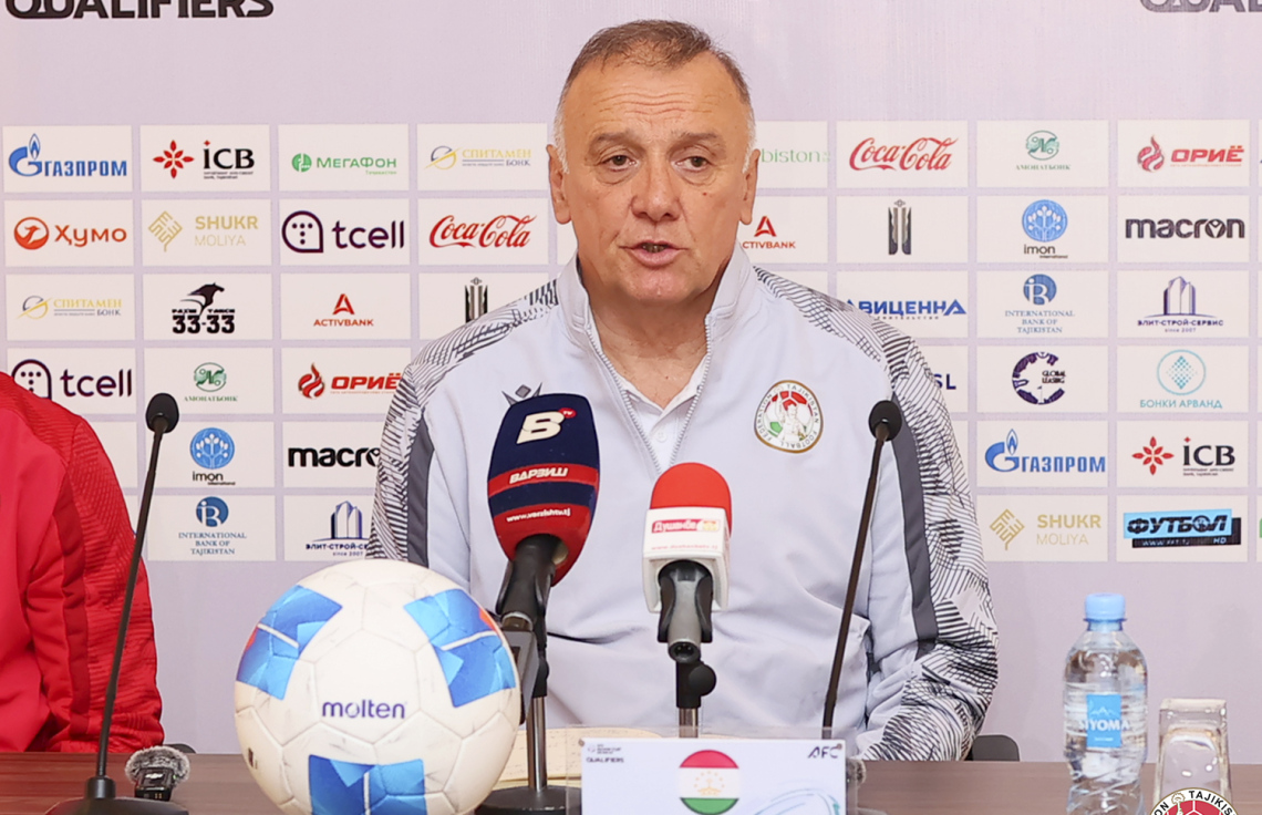 ރާއްޖެއަށް  އިހްތިރާމު އޮންނާނެ: ތަޖިކިސްތާނުގެ ކޯޗު