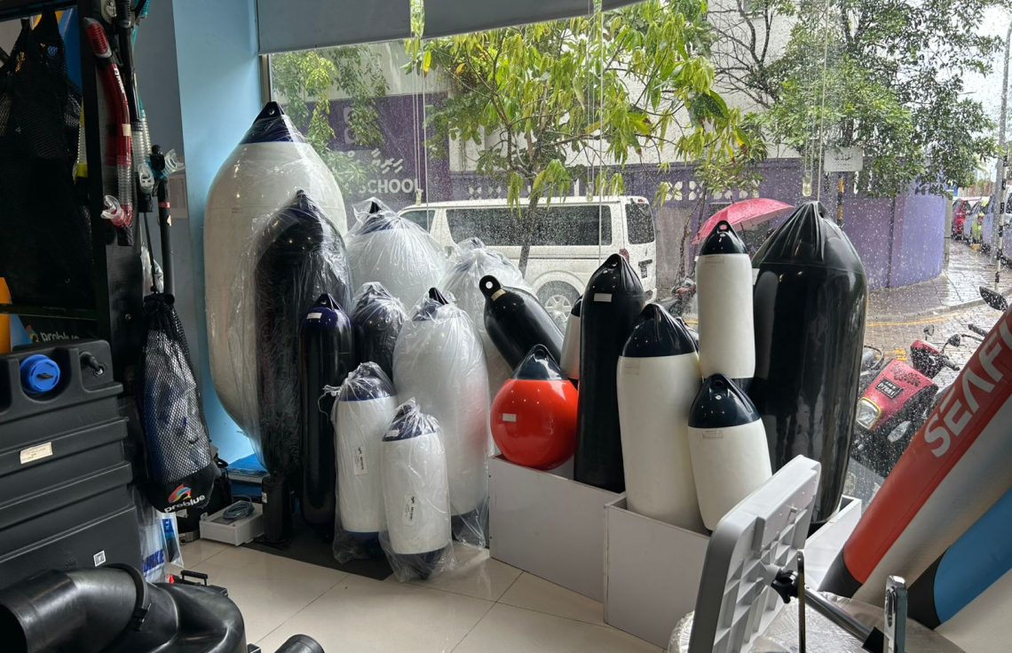 ޕޮލިފޯމް ފެންޑަރު މެރިން އިކުއިޕްމަންޓްސްއިން ވިއްކަނީ