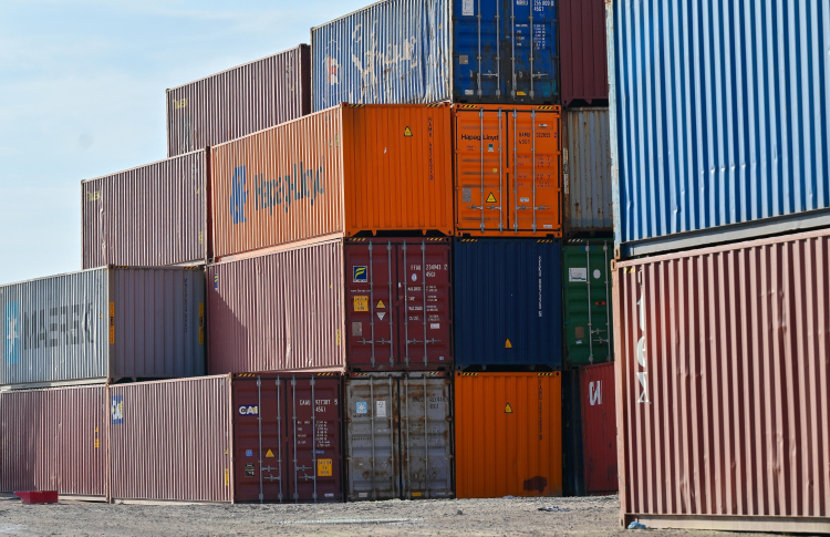 ސިނގިރެޓް ވައްކަމުގެ ރިޝްވަތަށް ފްލެޓާއި ފައިސާ!