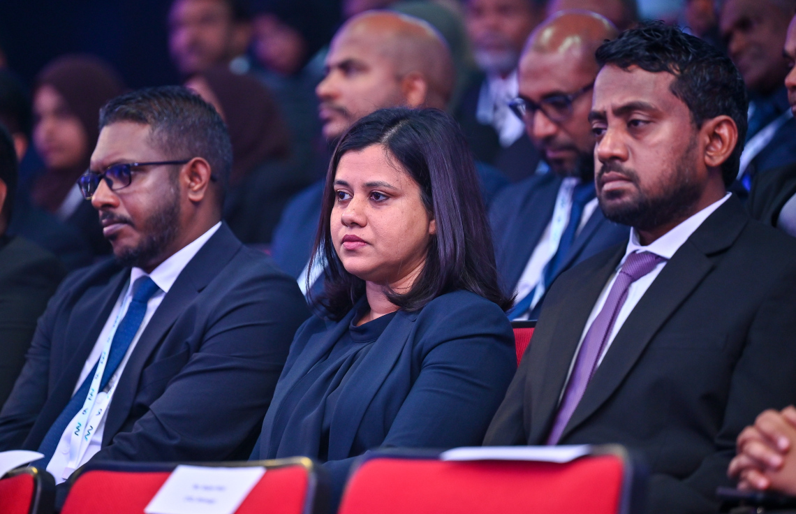 މޯލްޑިވްސް އެކައުންޓެންޓްސް ފޯރަމް ހުޅުވުމަށް އެމްއެންޔޫގެ އޮޑިޓޯރިއަމްގައި މިއަދު ބޭއްވި ރަސްމިއްޔާތުގައި ބައިވެރިވި ބައެއް އެކައުންޓަންޓުން.--- ފޮޓޯ: ފަޔާޒު މޫސާ | މިހާރު