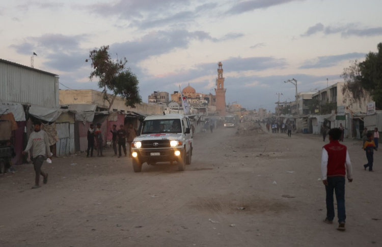 ހަމާސް އިން އިޒްރޭލުގެ އަސީރުން މިނިވަންކުރަން ފަށައިފި