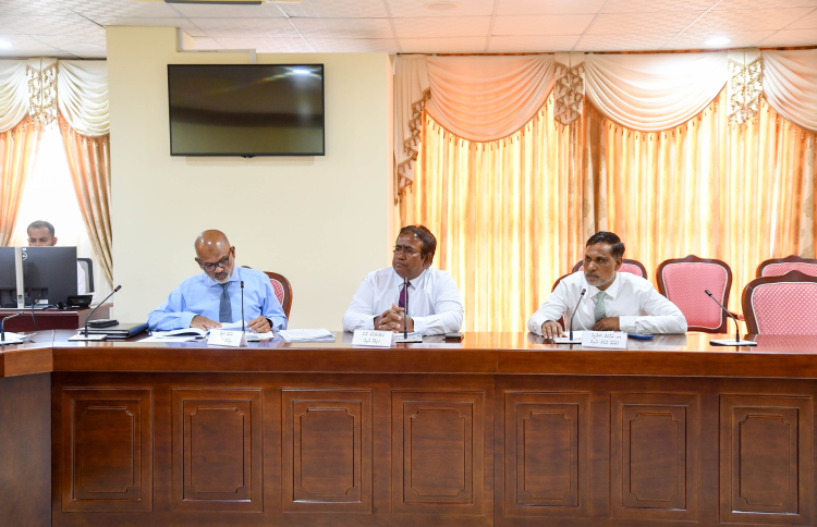 މާލީ ބަޔާންތައް އޮޑިޓާ ޖެނެރަލާ ހަވާލުކުރަން ދެކޮޅު