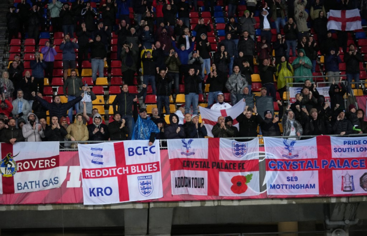 އިންގްލެންޑް ވޯލްޑް ކަޕަށް ކޮލިފައިވެއްޖެ