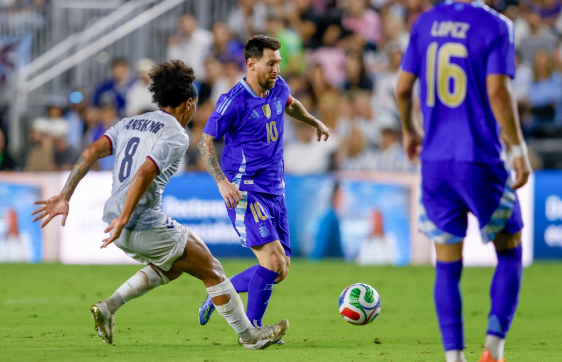 މެސީ ވެސް މިހަފުތާ އަވަދިނެތި އުޅެނީ ރެކޯޑް ހެދުމުގައި