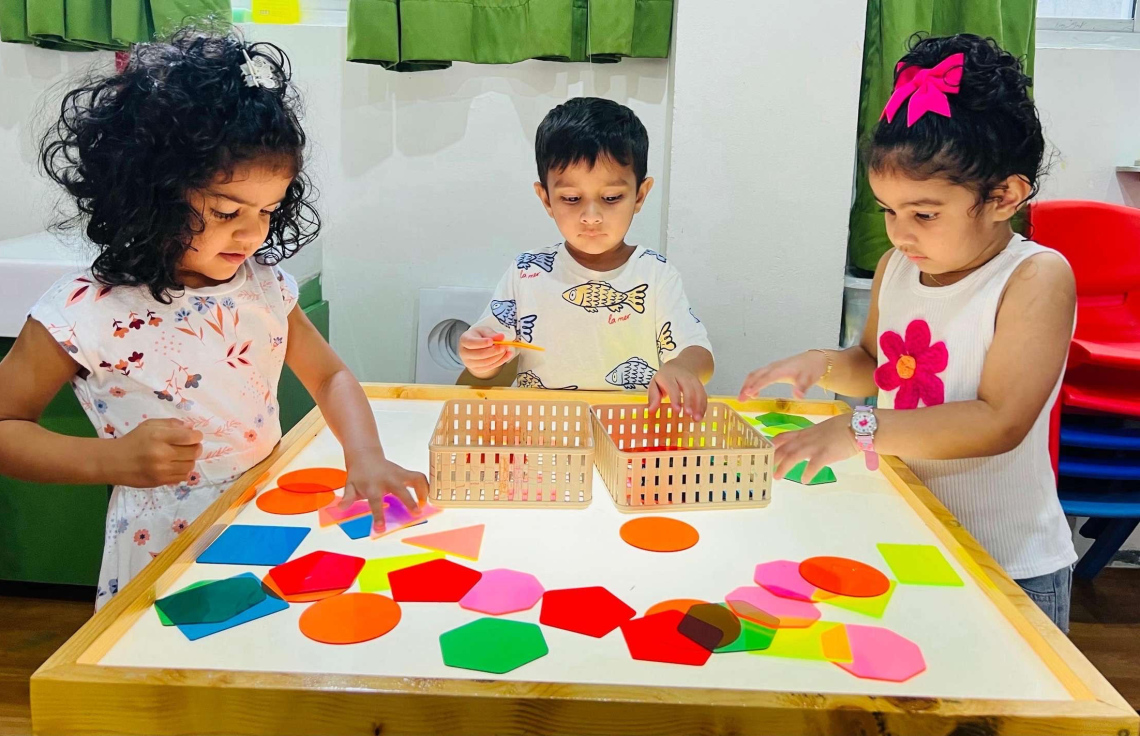 ކެންގަރޫ ކިޑްސްގެ ކުދިންތަކެއް ކްލާހުގައި.