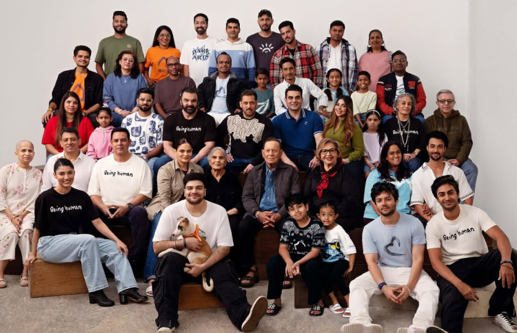 ސަލްމާން އާއިލާގެ ހުރިހާ އެންމެންނާއެކު އިޝްތިހާރެއް