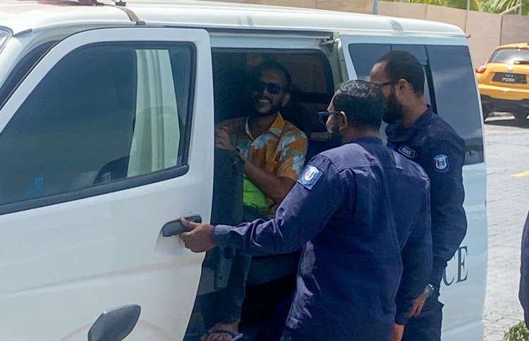 އިދިކޮޅު މުޒާހަރާއިން ހައްޔަރުކުރި އެންމެން ދޫކޮށްލައިފި