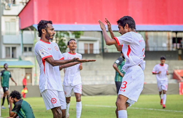 އެކަކު މަދުކޮށް ކުޅުނު ގްރީން ކައިރިން ބުރަށް މޮޅެއް