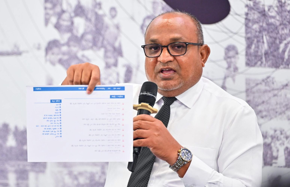 "މިހާރު" އައްޑޫ ބަހުސްގެ ތެރެއިން: އައްޑޫގައި އޮތީ ވަކިވުމާއި އެކަތިގަނޑެއްގެ ގޮތުގައި އޮތުމުގެ ވަރަށް ހޫނު ބަހުސެއް - ފޮޓޯ: ނިޝާން އަލީ / މިހާރު