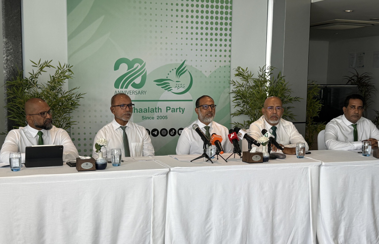 "އަދާލަތުން ތިބީ ސަރުކާރުން ކަންކުރާ ގޮތް ބަލަން"