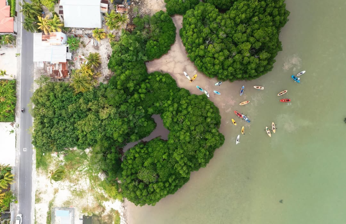 އައްޑޫ ހިތަދޫ މޫލެކެޑެ ސަރަހައްދު ހިއްކުމާ ދެކޮޅަށް ޒުވާނުން ބޭއްވި އިހުތިޖާޖު.-- ފޮޓޯ: އިއުޖާޒް އަލީ | ސަދަން އެމްވީ