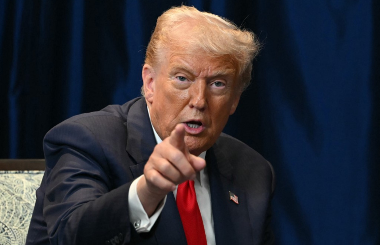 އެމެރިކާގެ ރައީސް ޑޮނަލްޑް ޓްރަމްޕު: މާލެ ކައިރީގައި ޓްރަމްޕް ބްރޭންޑުގެ ލަގްޒަރީ ރިސޯޓެއް ހުޅުވަން މަސައްކަތް ވަނީ ފަށައިފައި.-- ފޮޓޯ: އޭއެފްޕީ