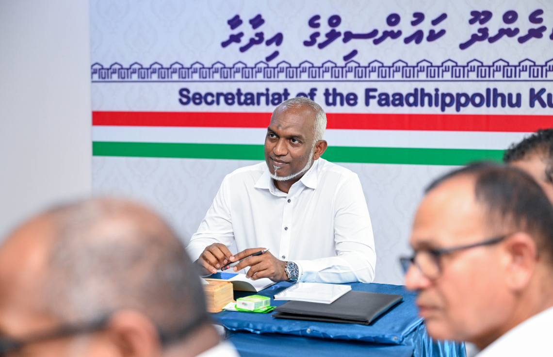 ޅ. ކުރެންދޫ ކައުންސިލްގެ މެމްބަރުންނާ ރައީސް ބައްދަލު ކުރައްވަނީ --- ފޮޓޯ/ރައީސް އޮފީސް