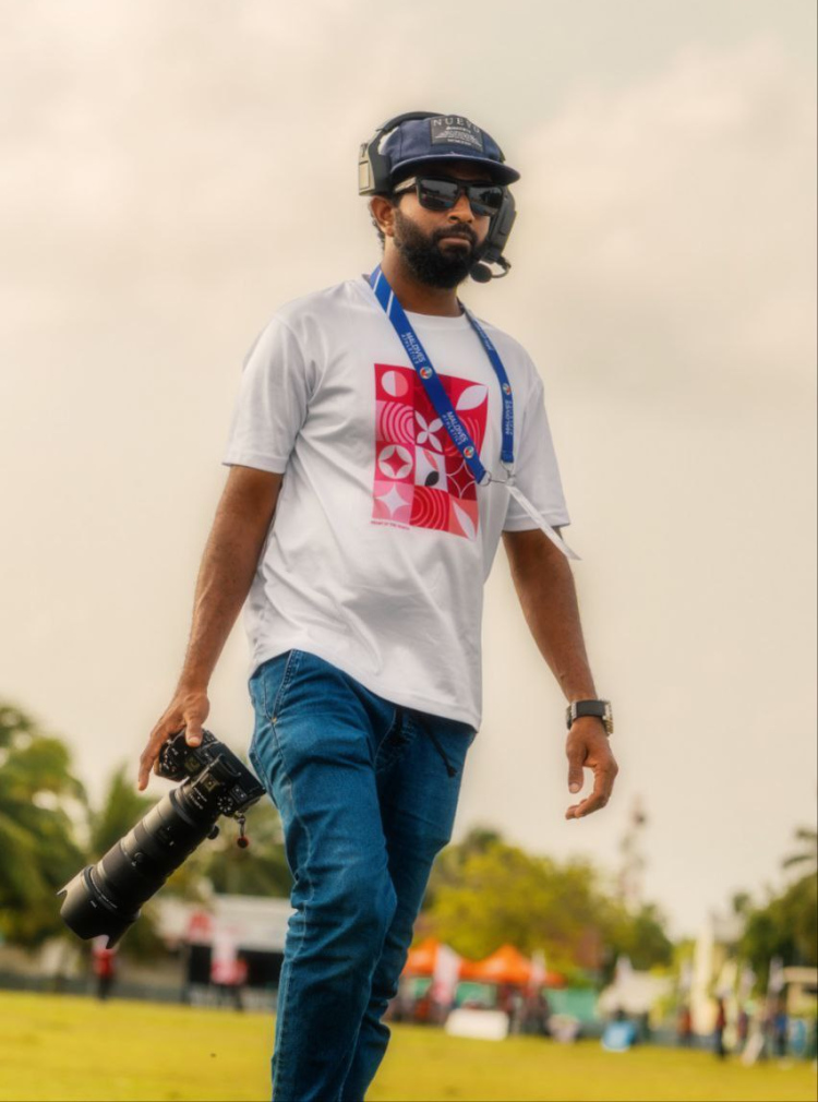 ބޮޑު ތިލަދުންމަތީގެ ފޮޓޯގްރާފަރު