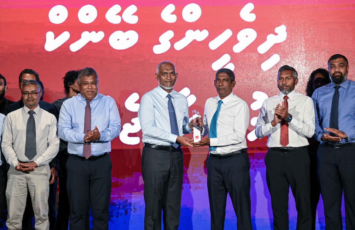 ބީއެމްއެލް އިން ބޭއްވި ރަސްމިއްޔާތުގައި ރައީސް ޑރ. މުހައްމަދު މުއިއްޒު ބައިވެރިވެވަޑައިގަންނަވަނީ.-- ފޮޓޯ: ރައީސް އޮފީސް