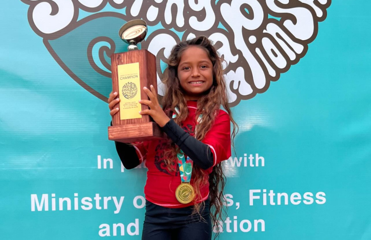 ޖޫނިއާ އަންހެން ސާފިން ޗެމްޕިއަނަކީ 8 އަހަރުގެ އާލިޔާ