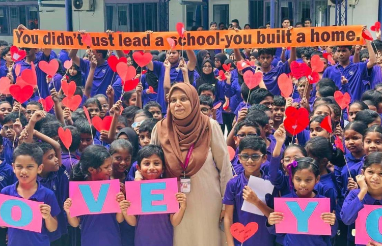 ހިތަދޫ ސްކޫލަށް ސާނަވީ ކަށަވަރު ކޮށްދެއްވި ޕްރިންސިޕަލް