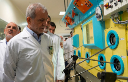 އީރާންގެ ރައީސް މަސްއޫދު ޕެޒެޝްކިއާން އީރާނުގެ ނިއުކްލިއާ އޯގަނައިޒޭޝަނަށް ޒިޔާރަތްކުރައްވަނީ. -- ފޮޓޯ: އޭއެފްޕީ