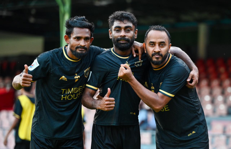 އީގަލްސްގެ ކުޅުންތެރިން އުފާފާޅު ކުރަނީ --- ފޮޓޯ: ފަޔާޒު މޫސާ | މިހާރު