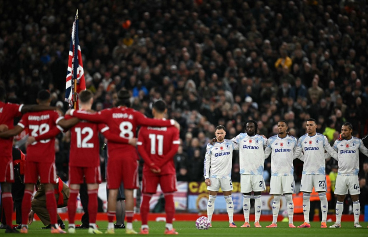 ކުޅުންތެރިޔަކަށް އޭނާގެ އެޖެންޓް ބަޑިން ބިރުދައްކައިފި