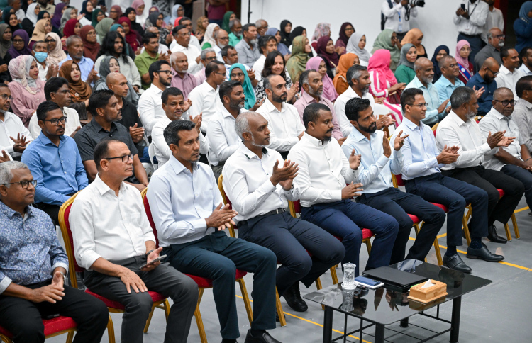 "މުސާރައިގެ ބަދަލު އެނގުމުން ހިތްހަމަޖެހުން ލިބޭނެ"