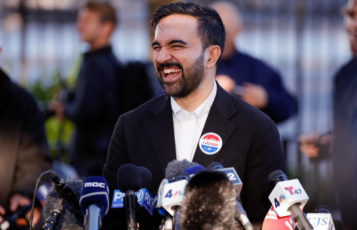 ނިއު ޔޯކް ސިޓީގެ މޭޔަރުކަމުގެ މަގާމު ހޯއްދެވި ޒަހްރާން މަމްދާނީ. -- ފޮޓޯ: އޭއެފްޕީ