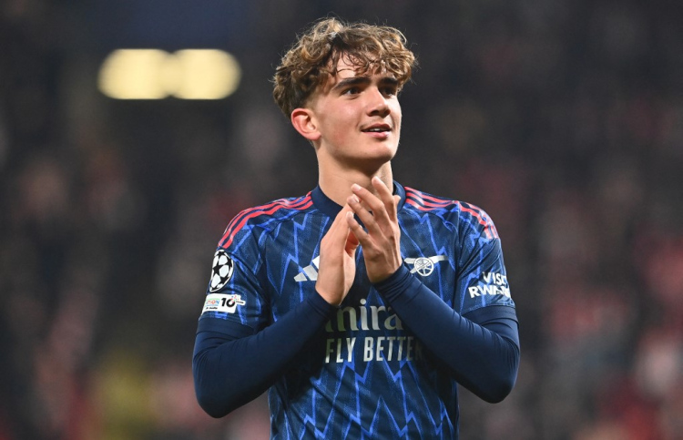 އާސެނަލްގެ 15 އަހަރުގެ ފޯވާޑް ޗެމްޕިއަންސް ލީގުގައި