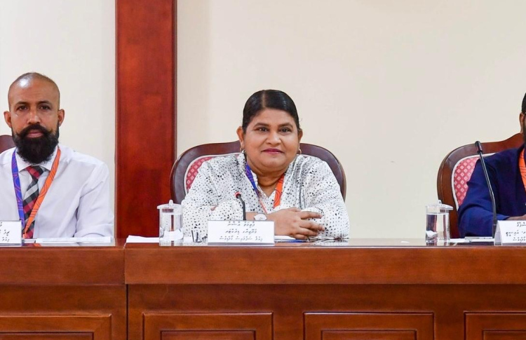 މަޖިލިސް މެމްބަރުން ގުޅުއްވާތީ އާޝާންގެ ކަންބޮޑުވުން!