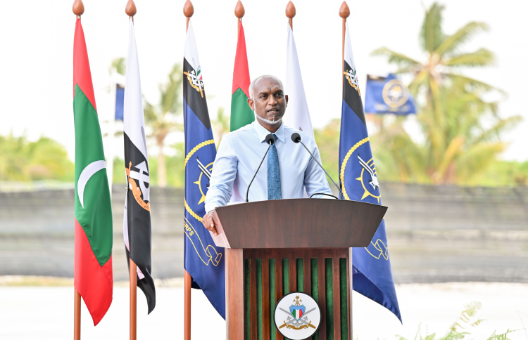 ވަރުގަދަ އަސްކަރީ ބާރެއް އޮންނަންޖެހޭ: ރައީސް