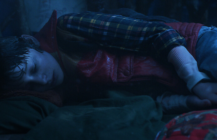 ސްޓްރޭންޖާ ތިންގްސްގެ ފުރަތަމަ 5 މިނެޓް މިހާރު ބެލޭނެ